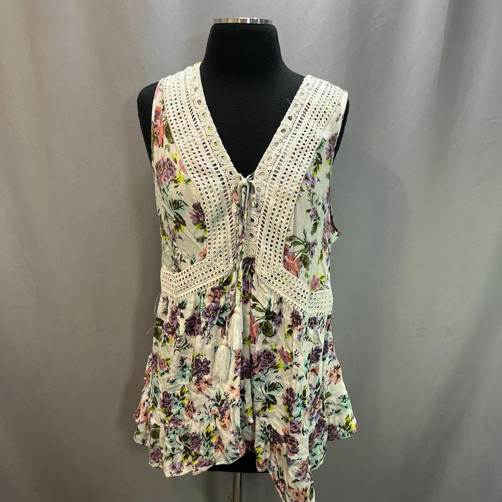 Torrid Boho Tank Top Womens 0 White Floral Crochet Lace Detail Tassel Tie Front